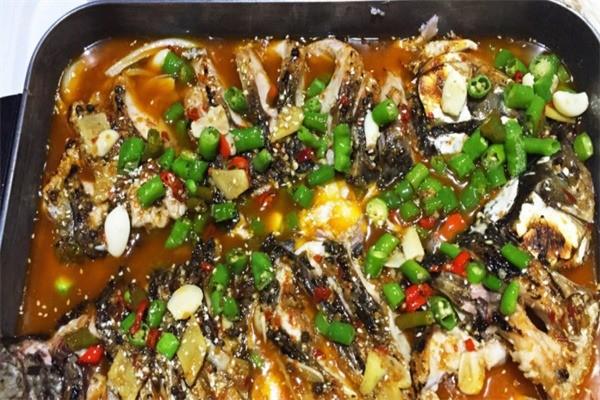 三江源活鱼现烤